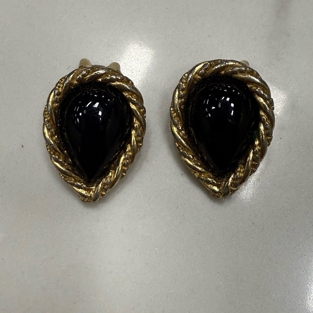 Vintage Elegant‎ Black and Gold Teardrop Earrings